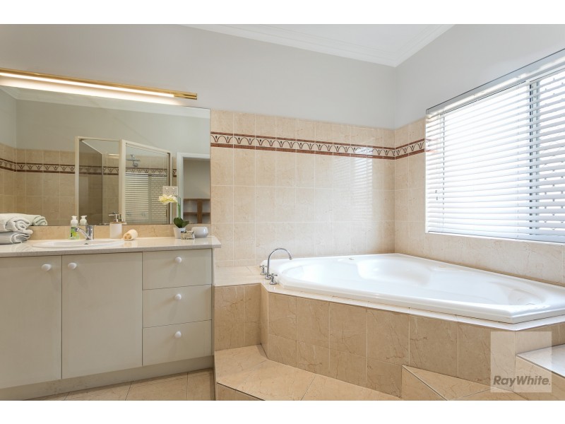 20 Cove Court, Victoria Point QLD 4165