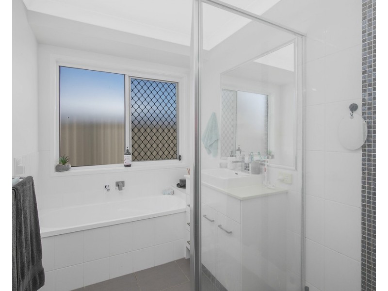 47 Unwin Road, Redland Bay QLD 4165