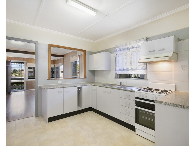 111 Whites Road, Manly West QLD 4179