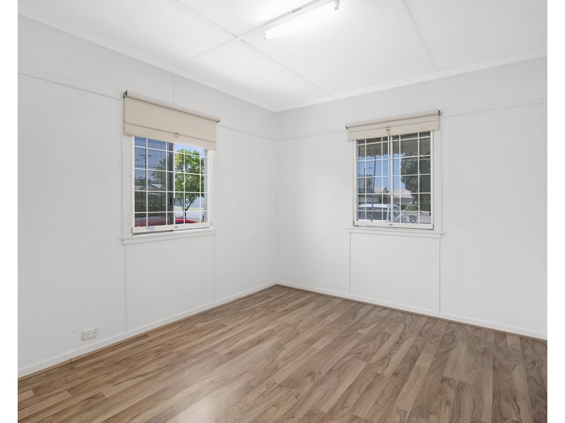 111 Whites Road, Manly West QLD 4179