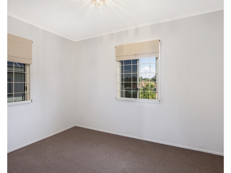 111 Whites Road, Manly West QLD 4179