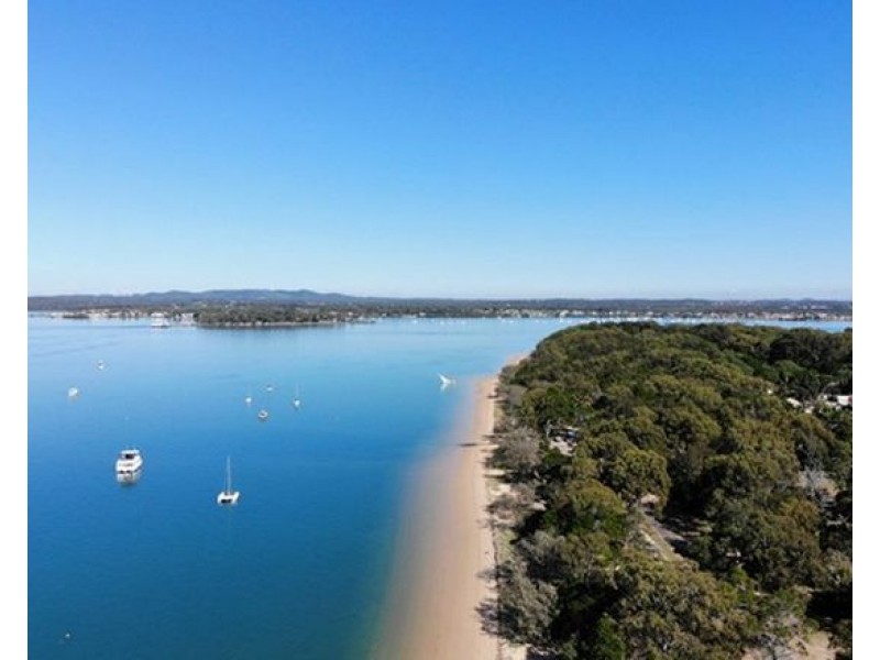 24 Pullen Street, Coochiemudlo Island QLD 4184