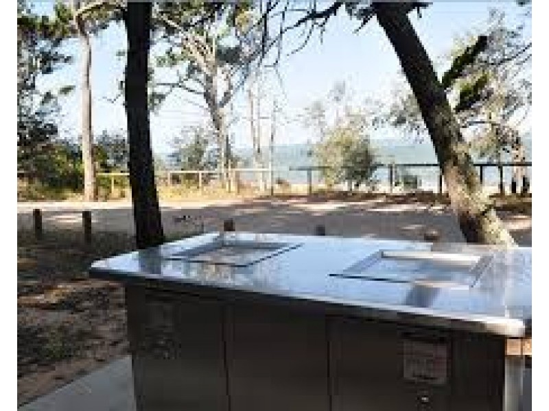 24 Pullen Street, Coochiemudlo Island QLD 4184