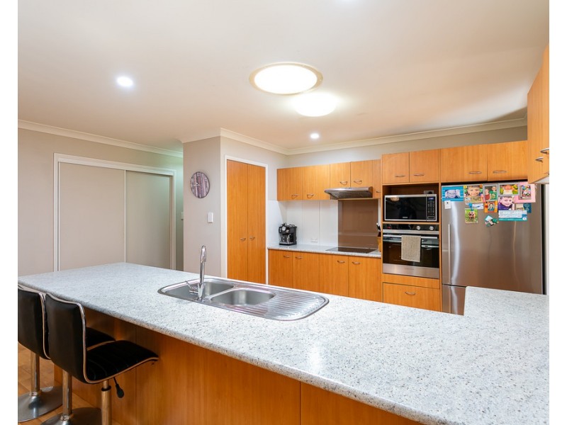 3 Kestrel Court, Victoria Point QLD 4165