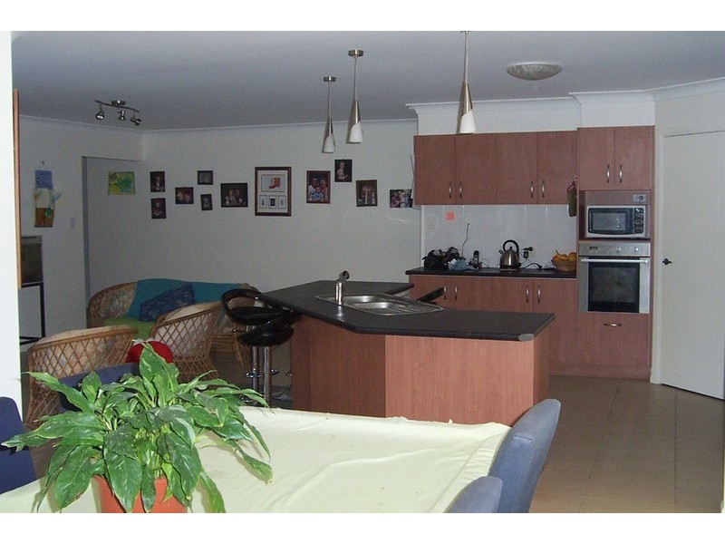 5 Caswell Crescent, Redland Bay QLD 4165