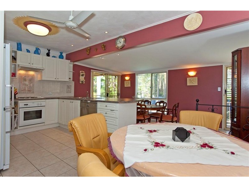 18 Cavell Street, Birkdale QLD 4159