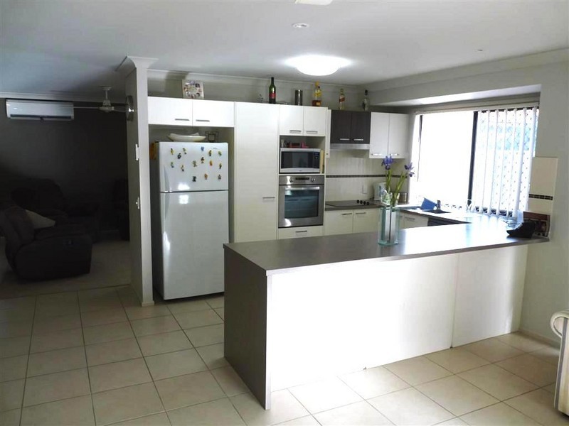 52 Azure Avenue, Redland Bay QLD 4165