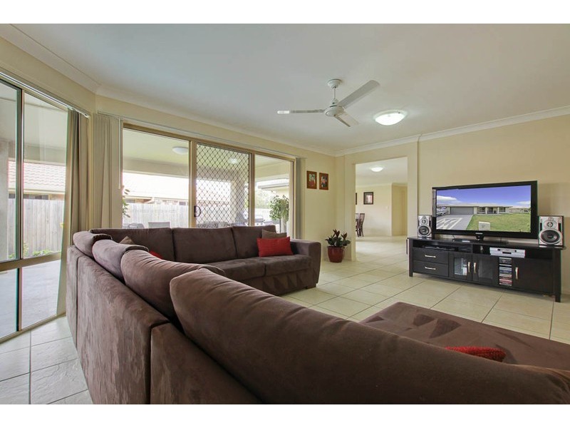 37 Ebony Crescent, Redland Bay QLD 4165
