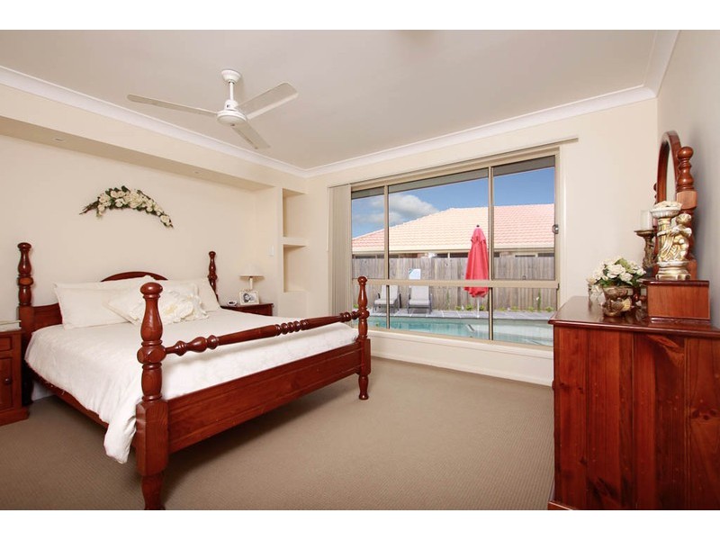 37 Ebony Crescent, Redland Bay QLD 4165