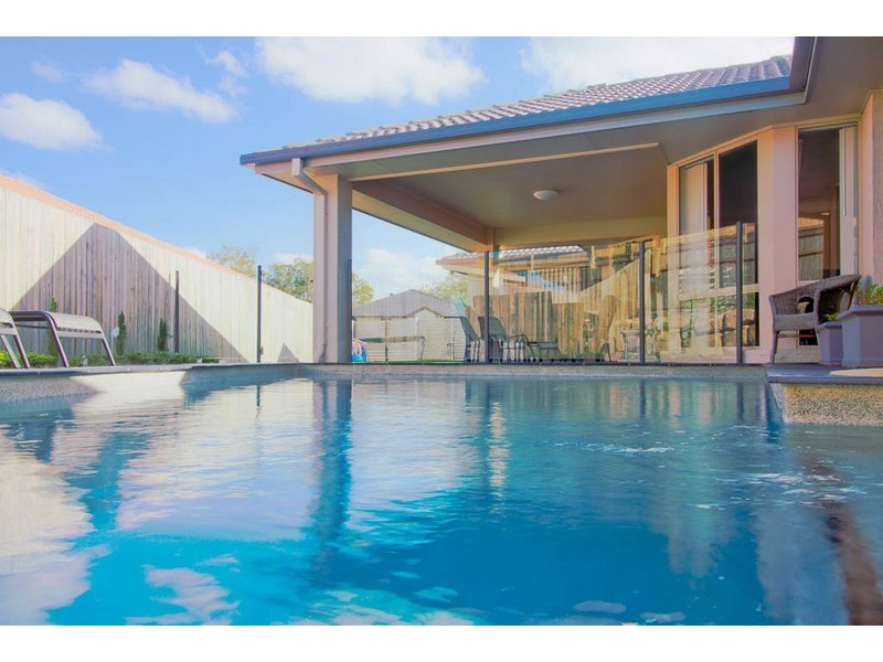 37 Ebony Crescent, Redland Bay QLD 4165