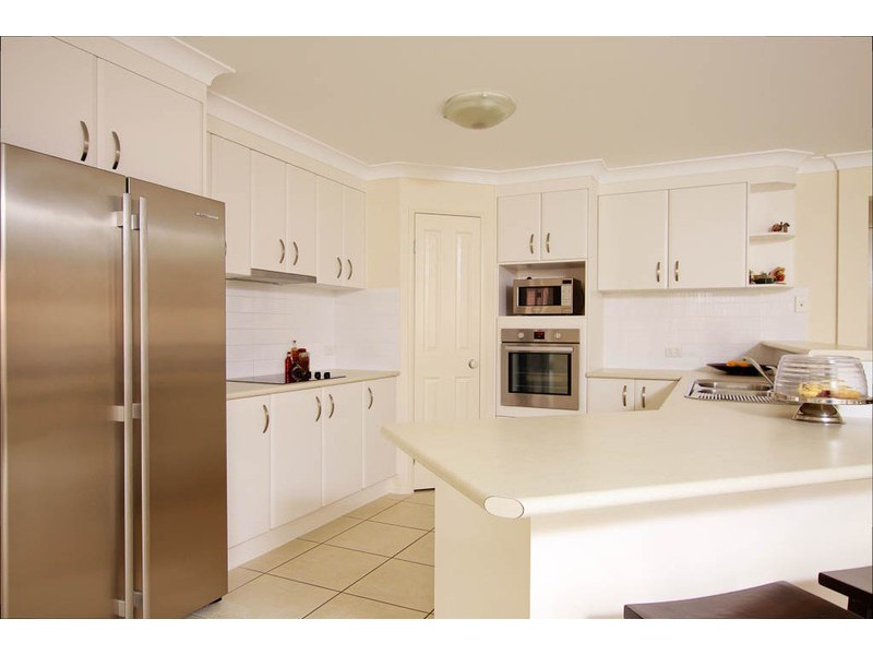 37 Ebony Crescent, Redland Bay QLD 4165