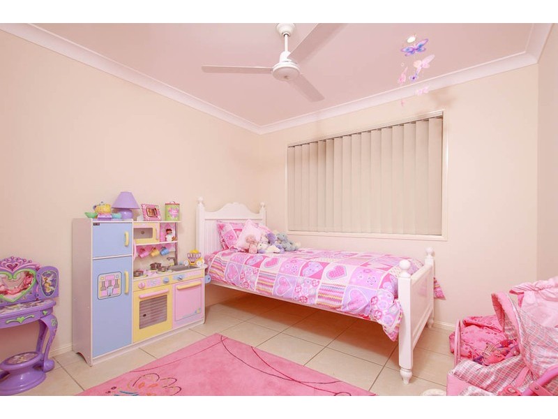 37 Ebony Crescent, Redland Bay QLD 4165