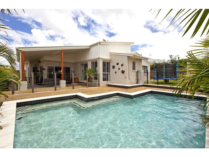 17 Cole Street, Redland Bay QLD 4165