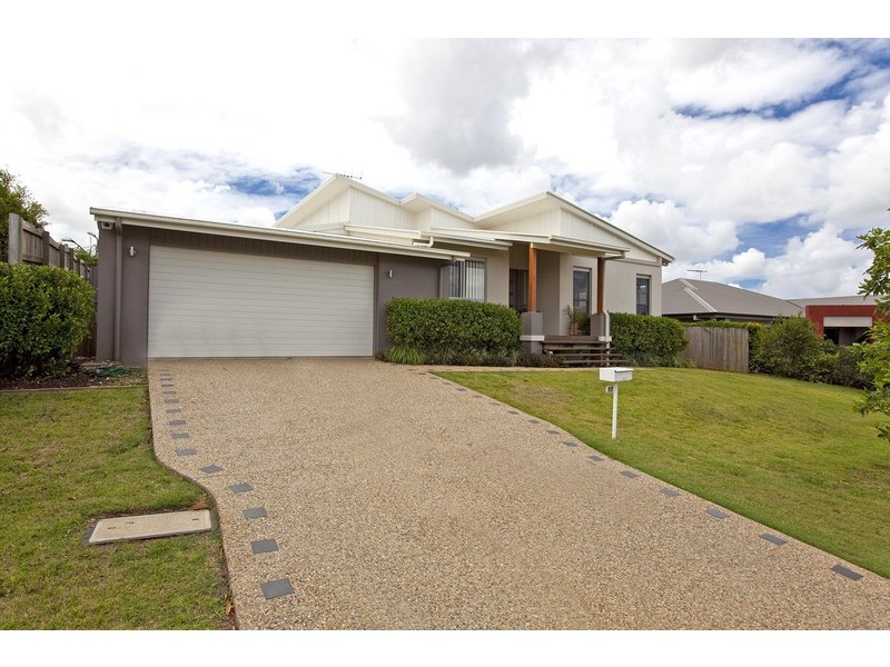 17 Cole Street, Redland Bay QLD 4165