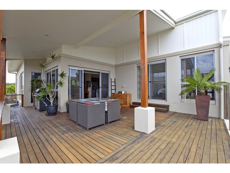 17 Cole Street, Redland Bay QLD 4165