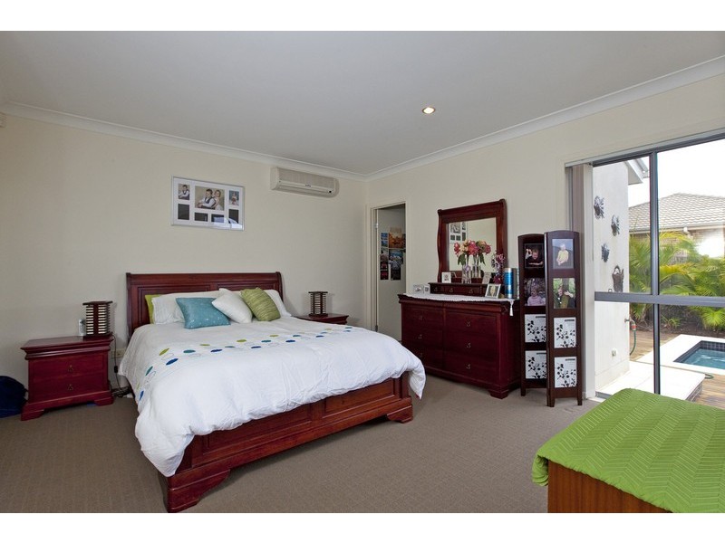 17 Cole Street, Redland Bay QLD 4165
