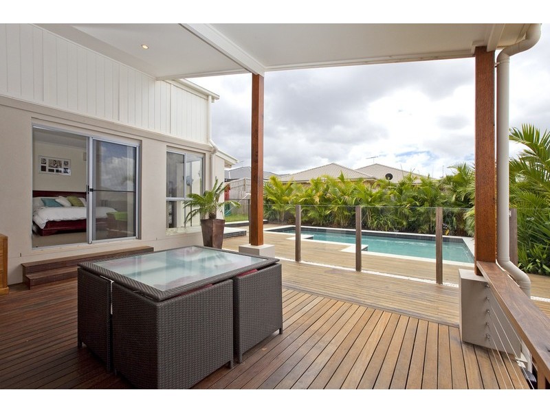 17 Cole Street, Redland Bay QLD 4165