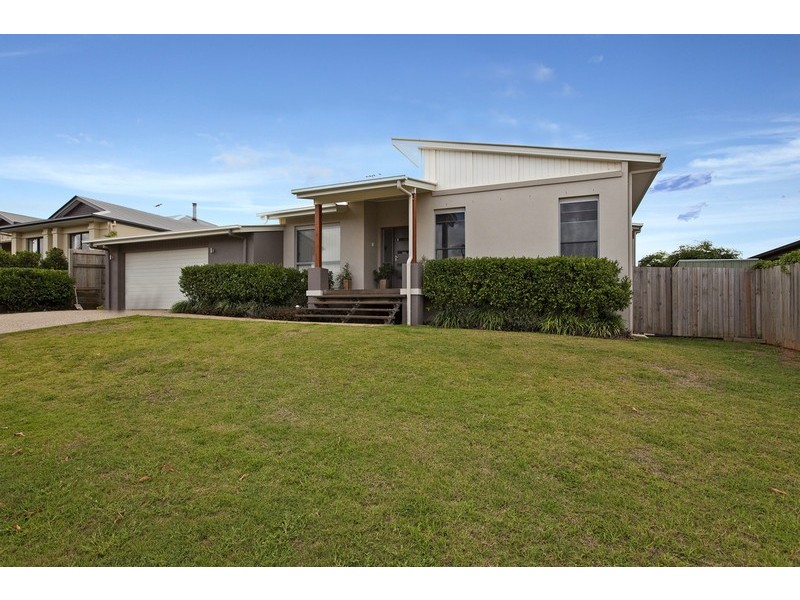 17 Cole Street, Redland Bay QLD 4165