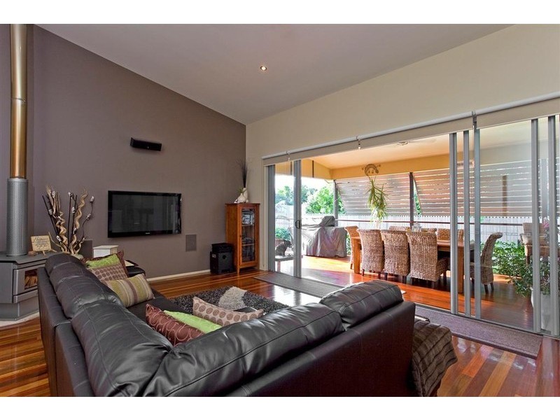 20 Kimbolton Drive, Redland Bay QLD 4165