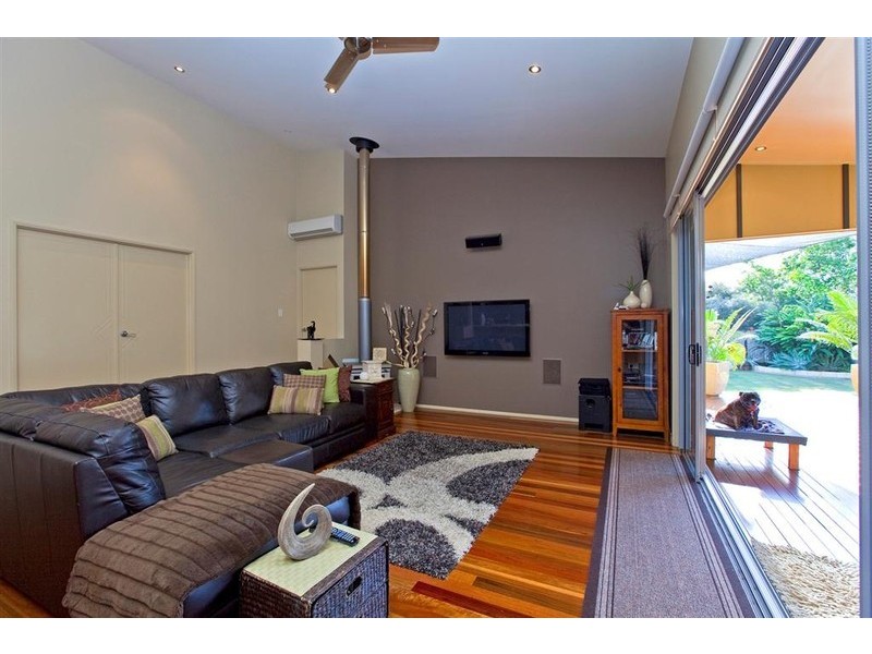 20 Kimbolton Drive, Redland Bay QLD 4165