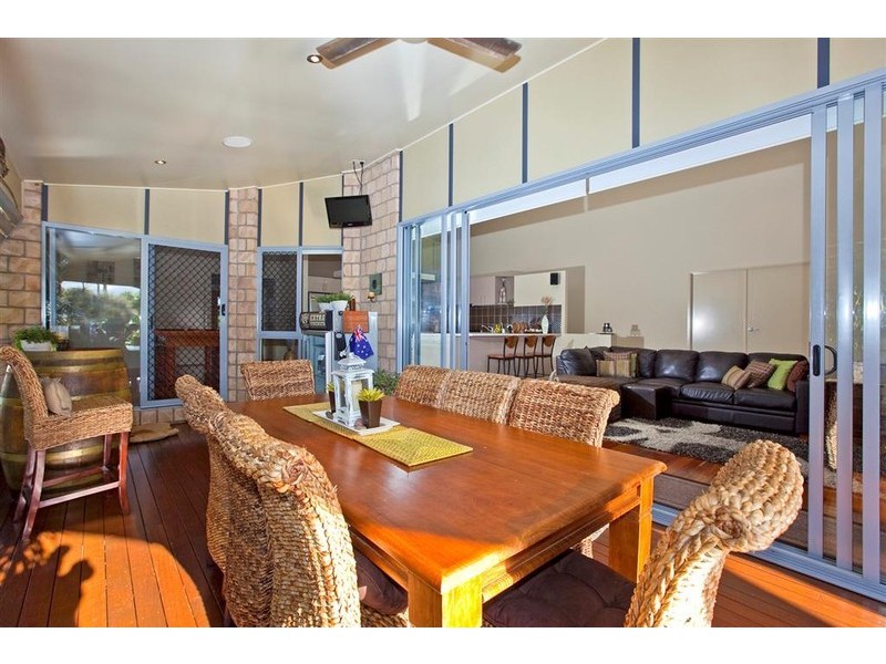 20 Kimbolton Drive, Redland Bay QLD 4165