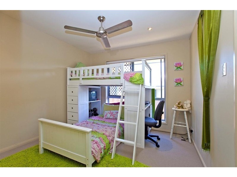 20 Kimbolton Drive, Redland Bay QLD 4165
