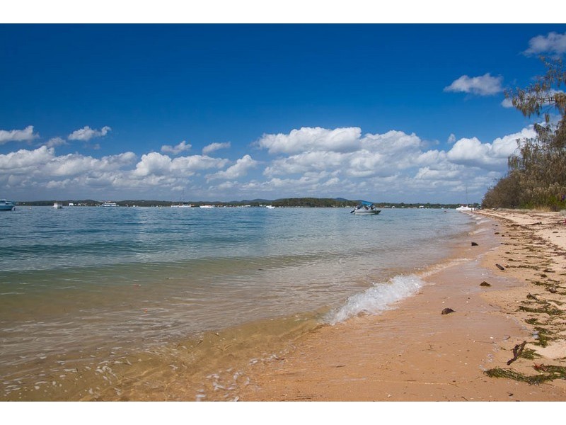 39 Phillips Street, Coochiemudlo Island QLD 4184