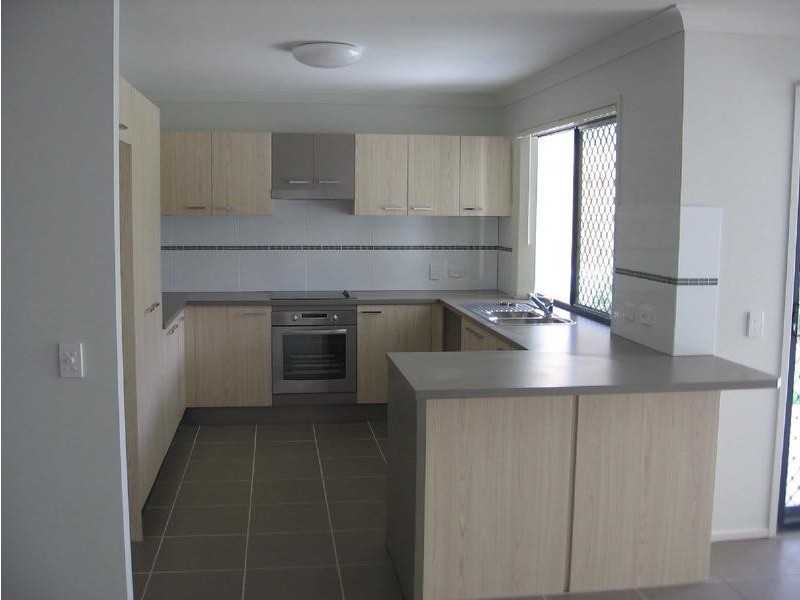 9 Aqua Crescent, Redland Bay QLD 4165