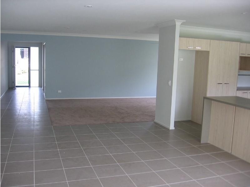 9 Aqua Crescent, Redland Bay QLD 4165