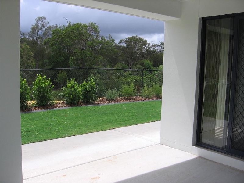 9 Aqua Crescent, Redland Bay QLD 4165