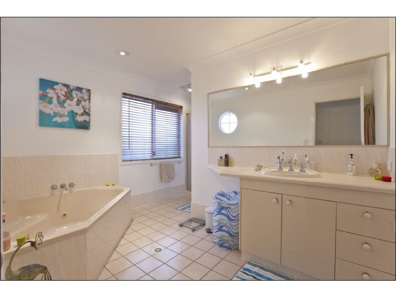 2 Toondah Court, Victoria Point QLD 4165