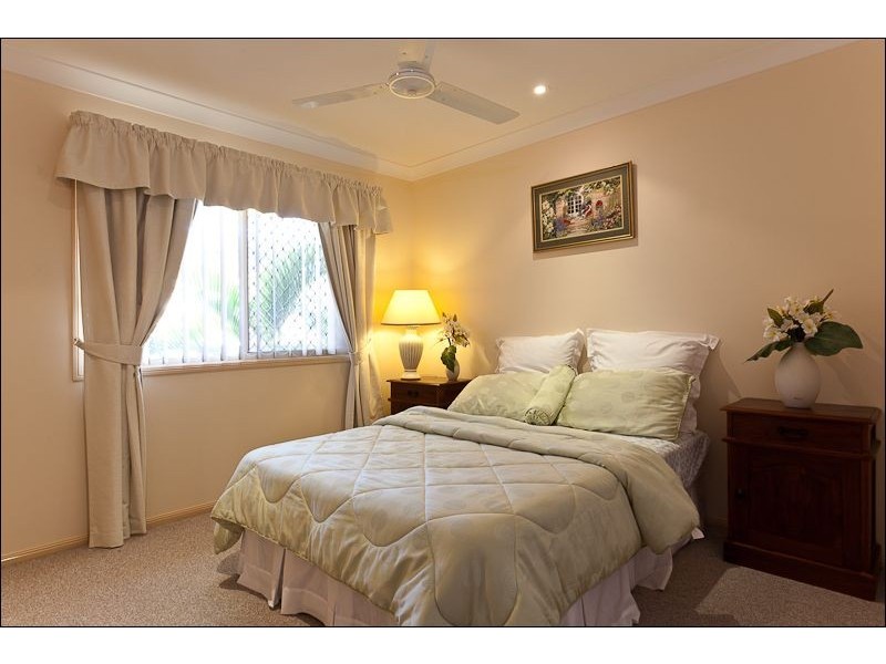 10 Daydream Street, Redland Bay QLD 4165