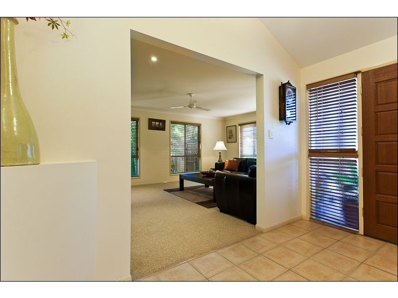 10 Daydream Street, Redland Bay QLD 4165