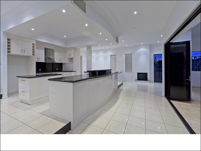 37 Esplanade, Redland Bay QLD 4165