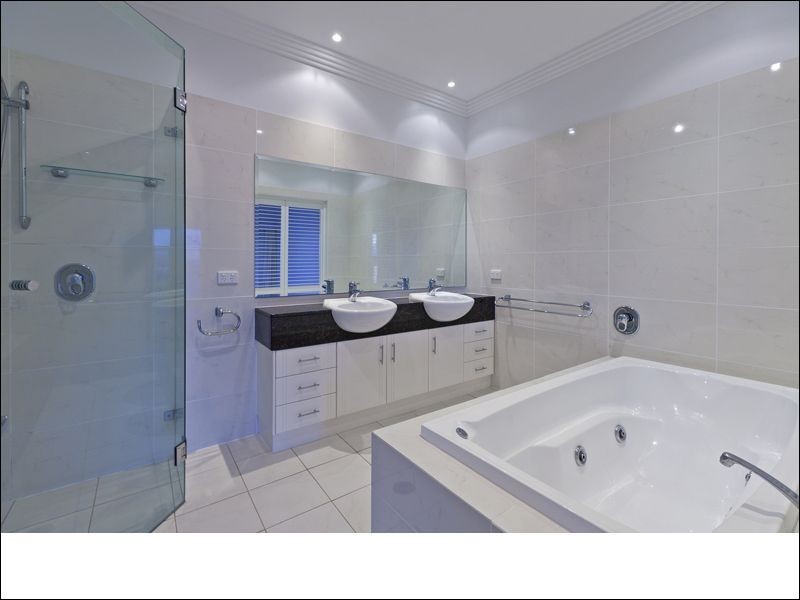 37 Esplanade, Redland Bay QLD 4165