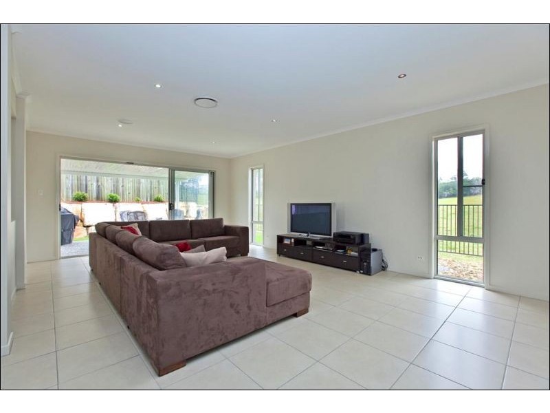 26 Lyndhurst Place, Thornlands QLD 4164