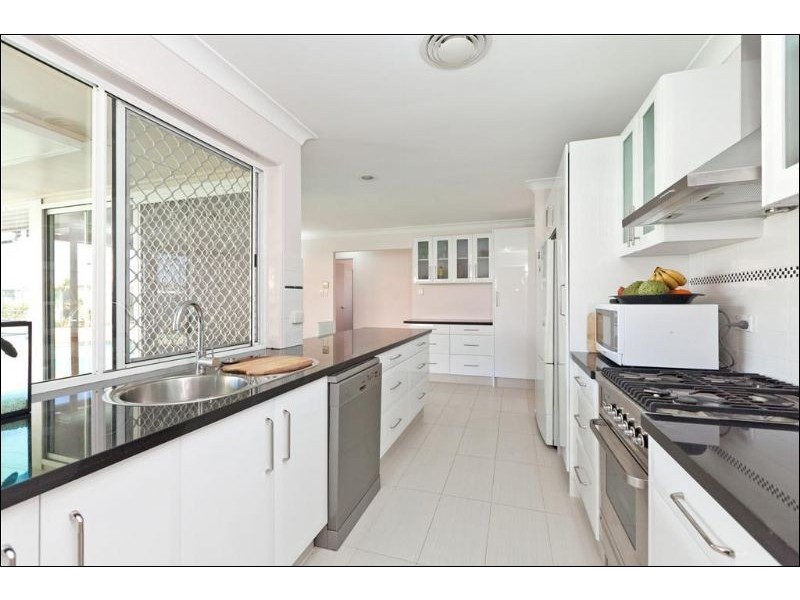 15 Champagne Crescent, Thornlands QLD 4164