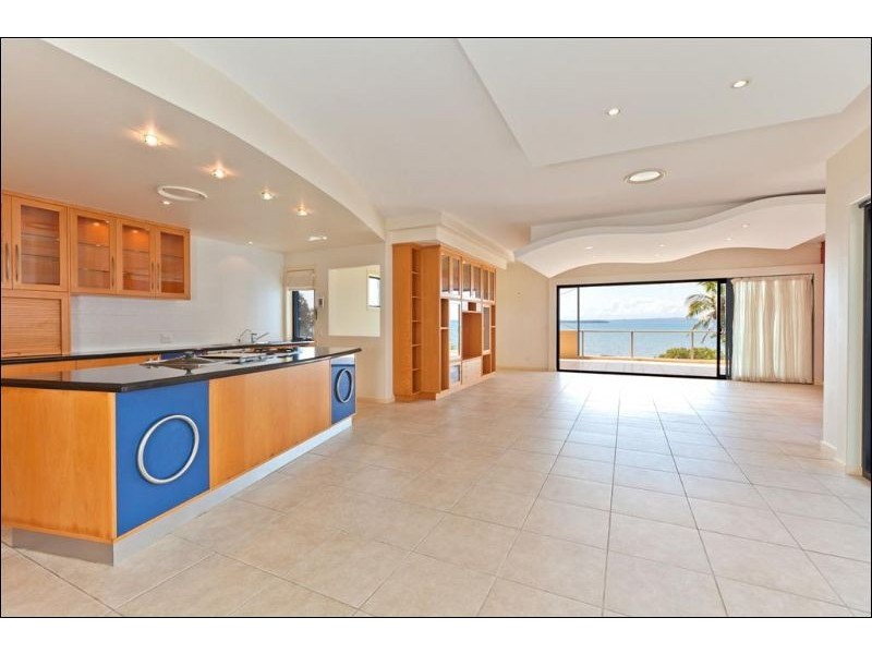 27 Esplanade, Redland Bay QLD 4165