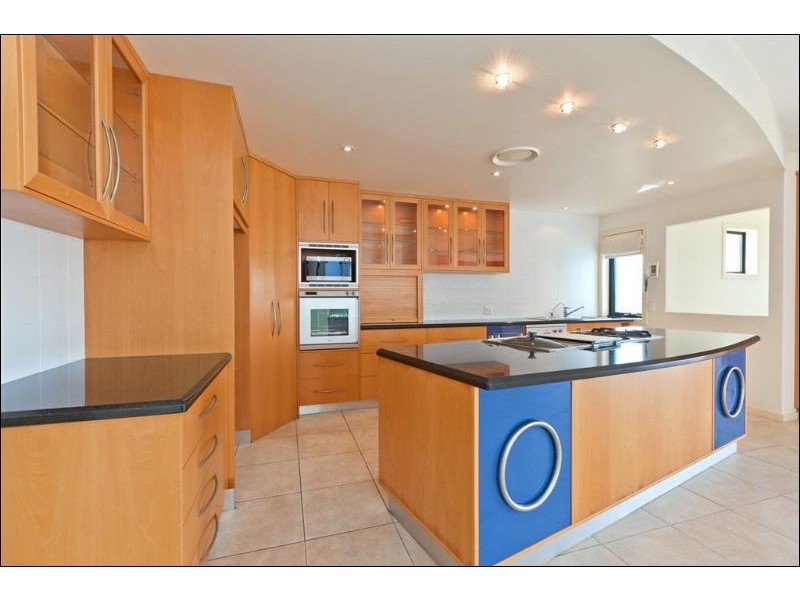 27 Esplanade, Redland Bay QLD 4165