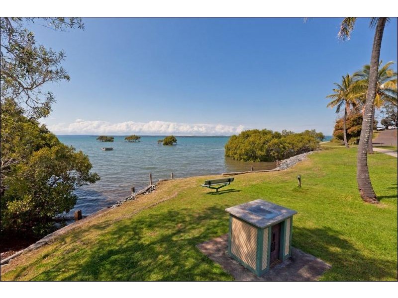 27 Esplanade, Redland Bay QLD 4165