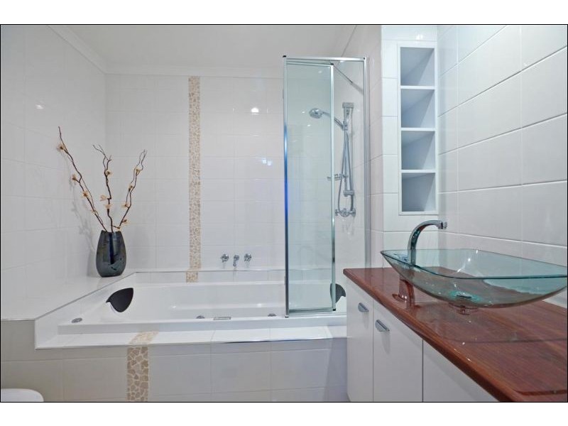 341 Bloomfield Street, Cleveland QLD 4163