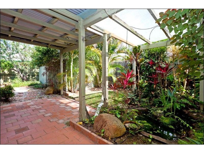 1 Gum Nut Court, Victoria Point QLD 4165