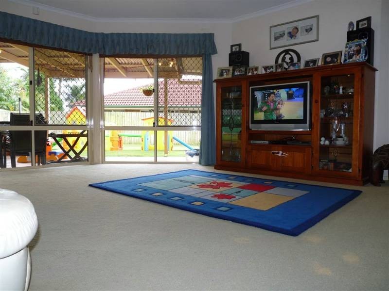 64 School Road, Victoria Point QLD 4165