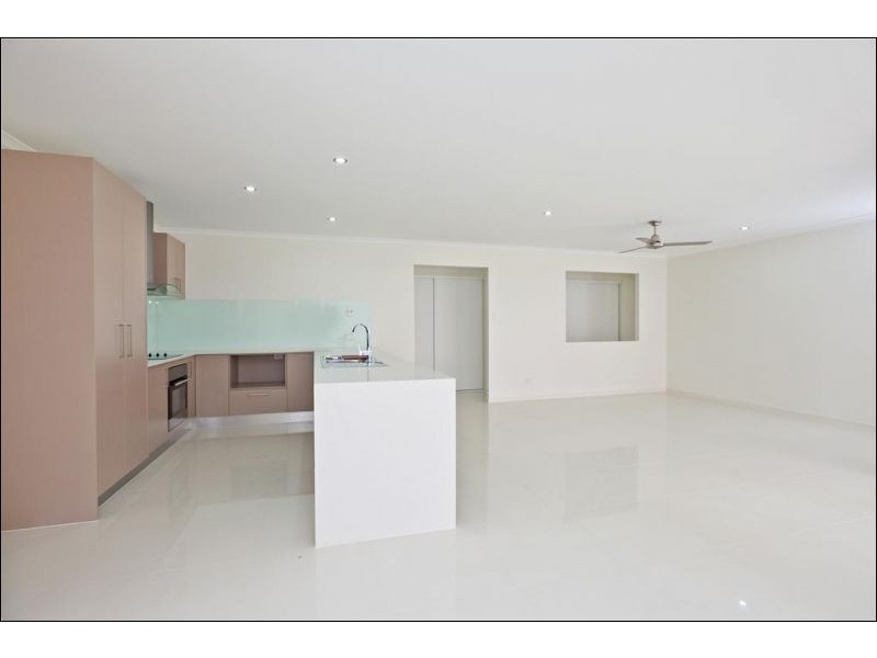 9 Illidge Drive, Victoria Point QLD 4165