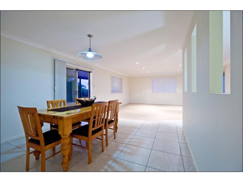 341 Bloomfield Street, Cleveland QLD 4163