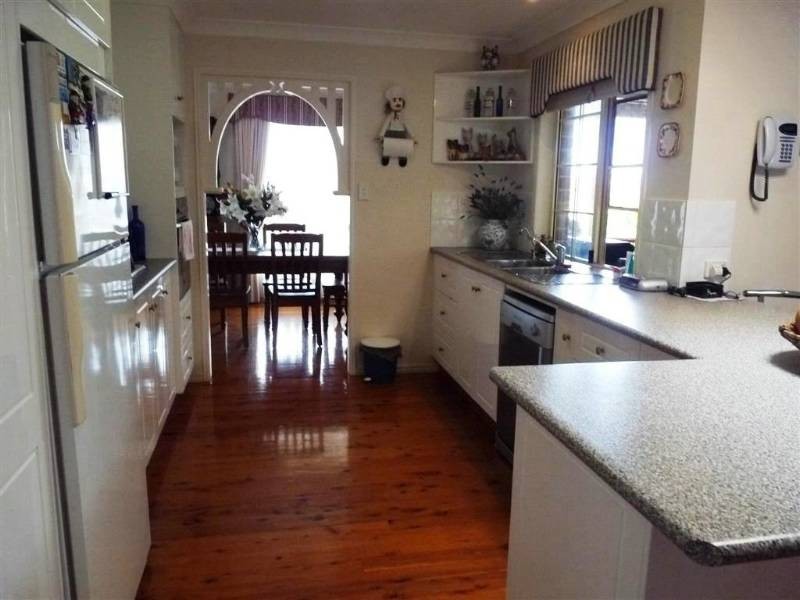 18 Viewfield Street, Redland Bay QLD 4165
