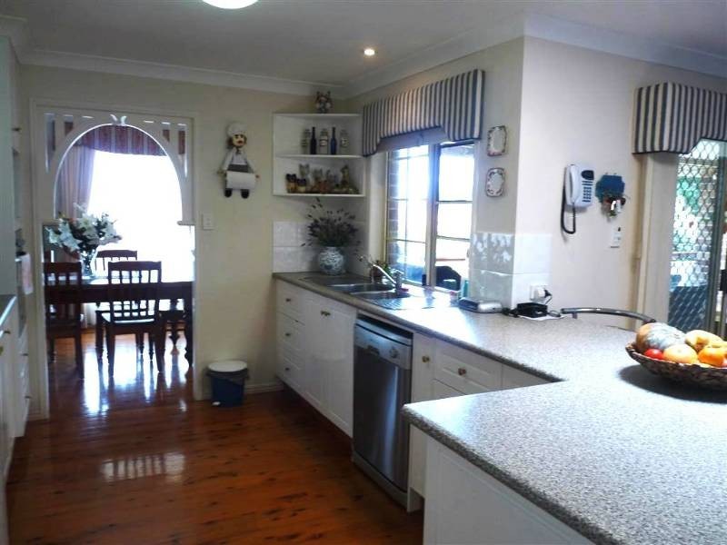 18 Viewfield Street, Redland Bay QLD 4165