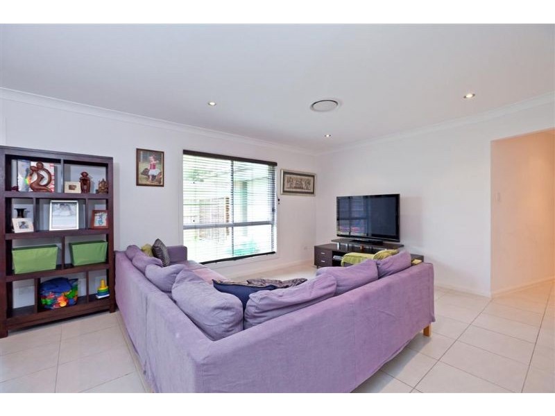 8 Village Drive, Mount Cotton QLD 4165