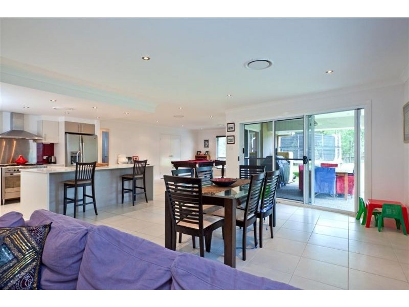 8 Village Drive, Mount Cotton QLD 4165