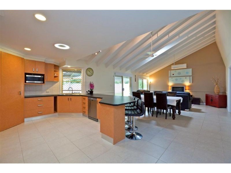 2 Lomond Place, Victoria Point QLD 4165